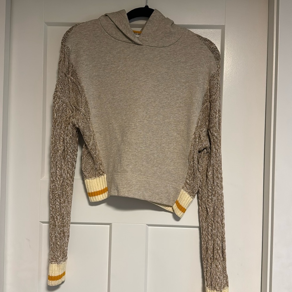Roots Cabin sweater Small